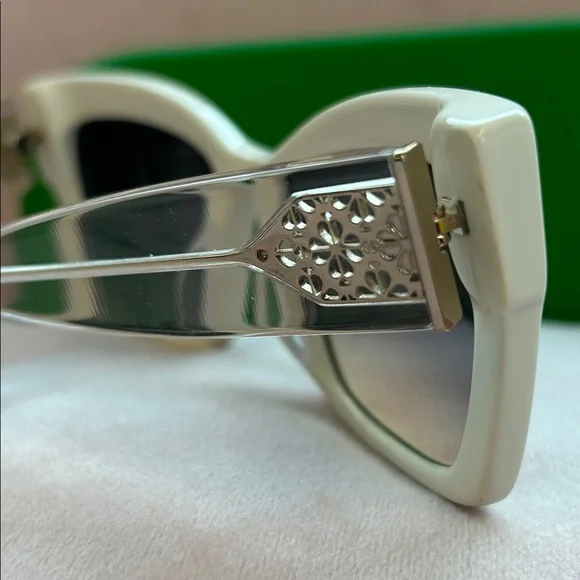 Kate Spade New York Retro Cat-Eye White & Clear Sunglasses Kate Spade New York Retro Cat-Eye White & Clear Sunglasses main image 4